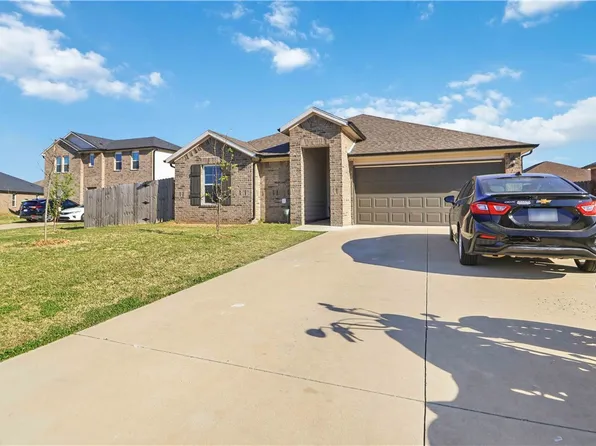 611 Cattleman Ln, Siloam Springs, AR 72761