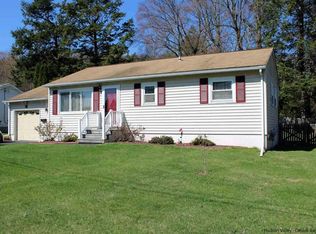 2 Willow Rd, Saugerties, NY 12477