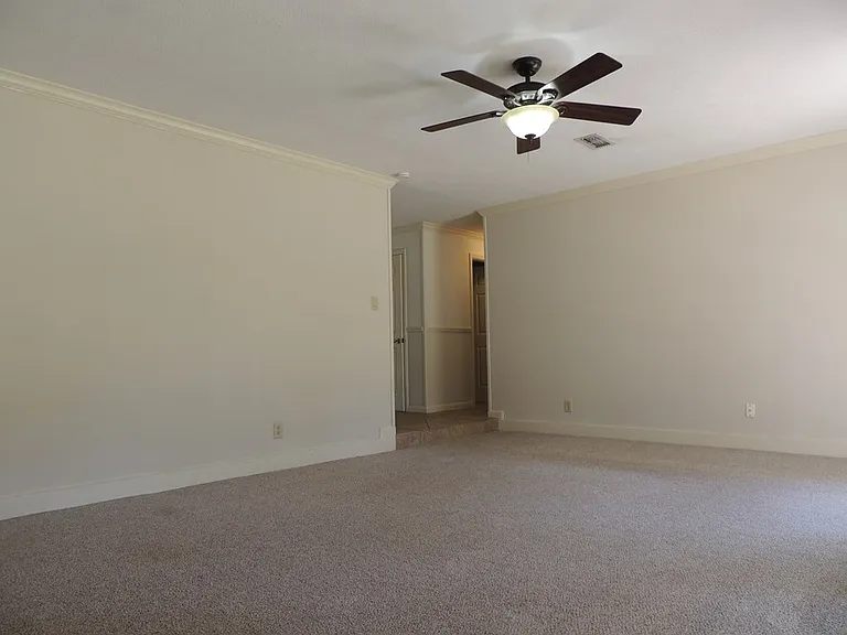 1305 Lawson Ave — Photo 4