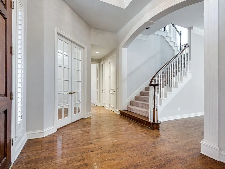 8100 Davidson Dr — Photo 3