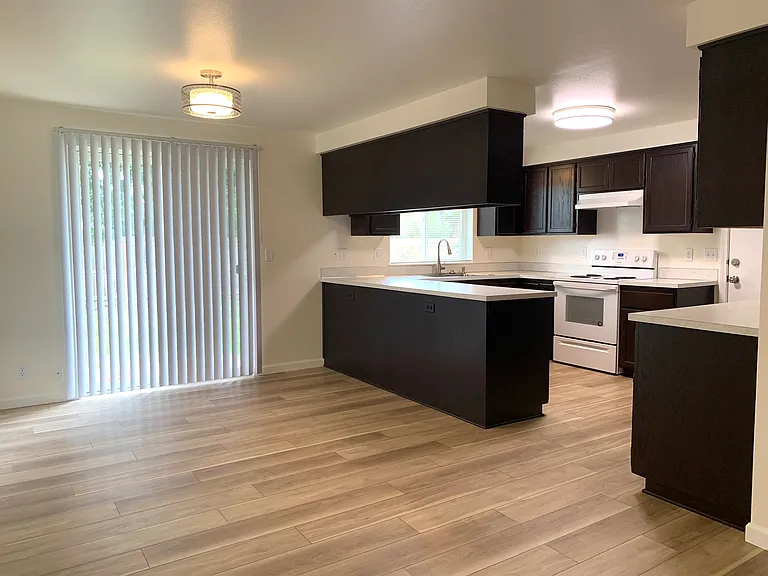 2424 Melrose Loop — Photo 7