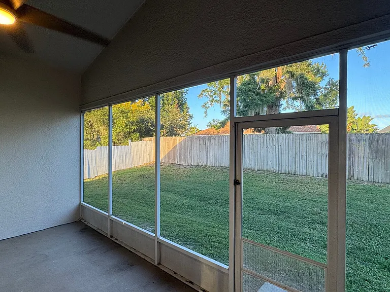 1823 Ashton Dr E — Photo 36