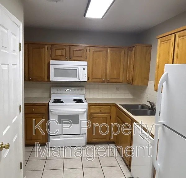 1115 Farley Cir #B — Photo 5