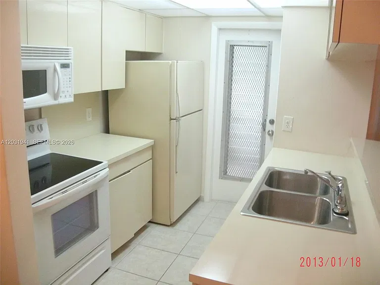 2700 NE 135th St #30 — Photo 2