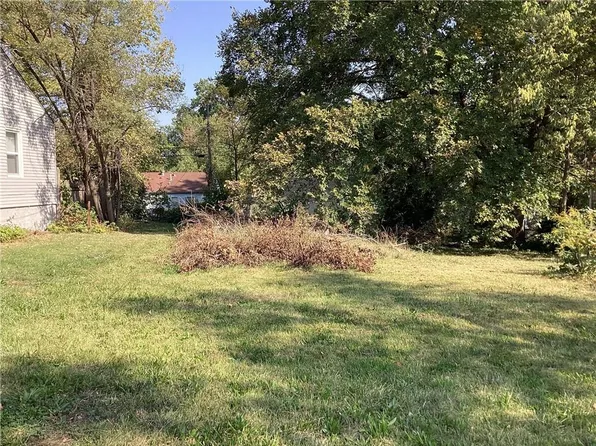 8005 Brooklyn Ave, Kansas City, MO 64132
