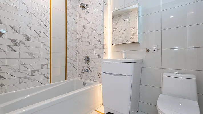 Rented by Nooklyn NYC LLC | media 21