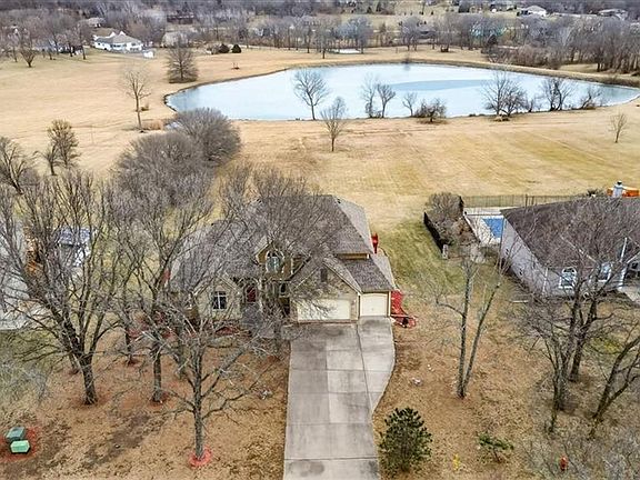4th image of 108 Sugarland Dr