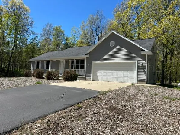 12727 104th Ave, Grand Haven, MI 49417