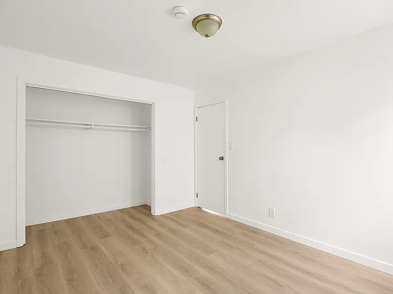 2241 1/2 Riverdale Ave #1 — Photo 18