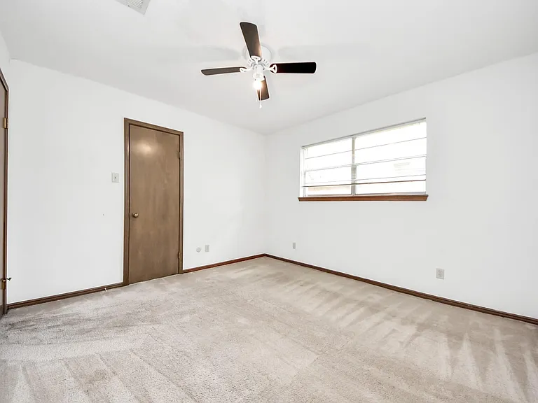 7510 Renmark Ln — Photo 18