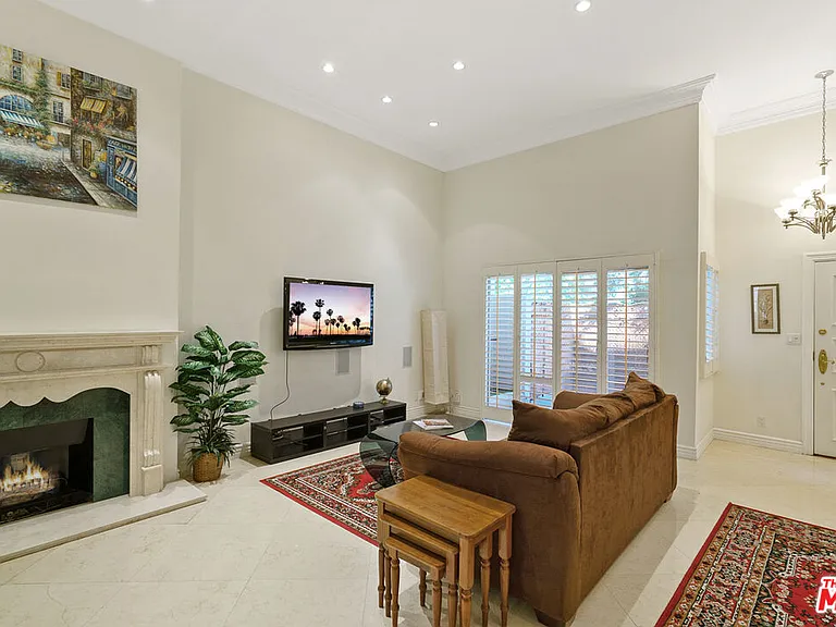 1131 Alta Loma Rd #602 — Photo 4
