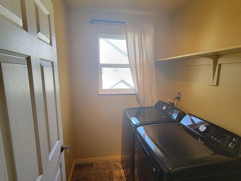 260 N Bliss Ct — Photo 16