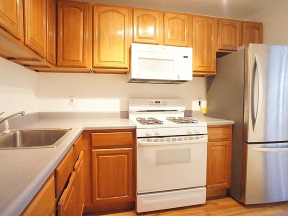 3rd image of 247 W 131st St APT 3