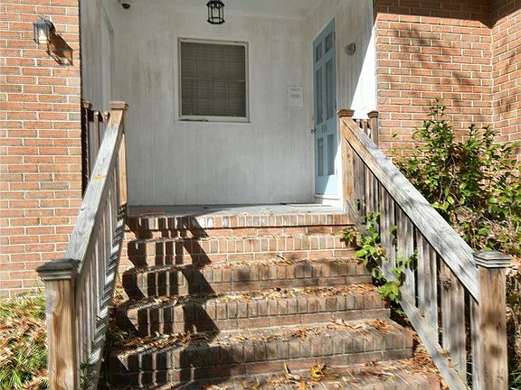 3rd image of 806 N Craige St