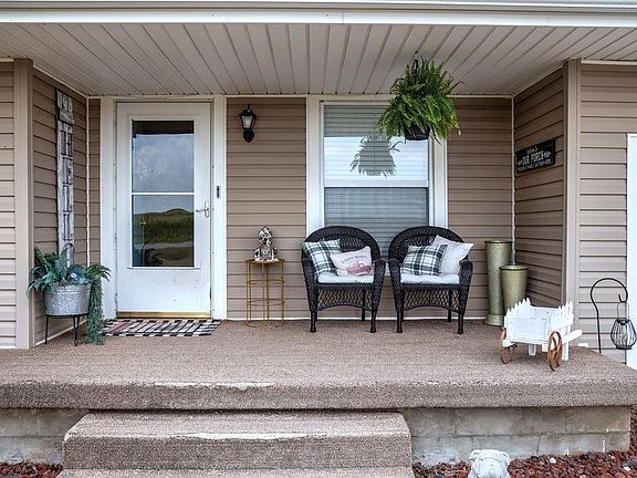 2nd image of 181307 N 2770th Rd