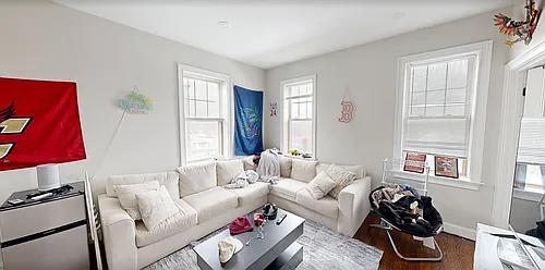 2013 Commonwealth Ave Photo 1