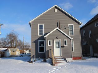 117 5th St, Silvis, IL 61282