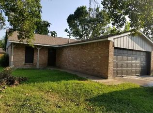 320 Bert St, Angleton, TX 77515