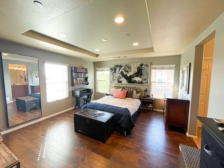 710 S San Fernando Blvd #101 — Photo 10