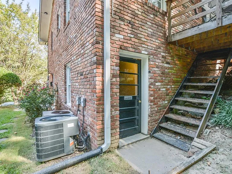 807 Marstevan Dr NE #B — Photo 23