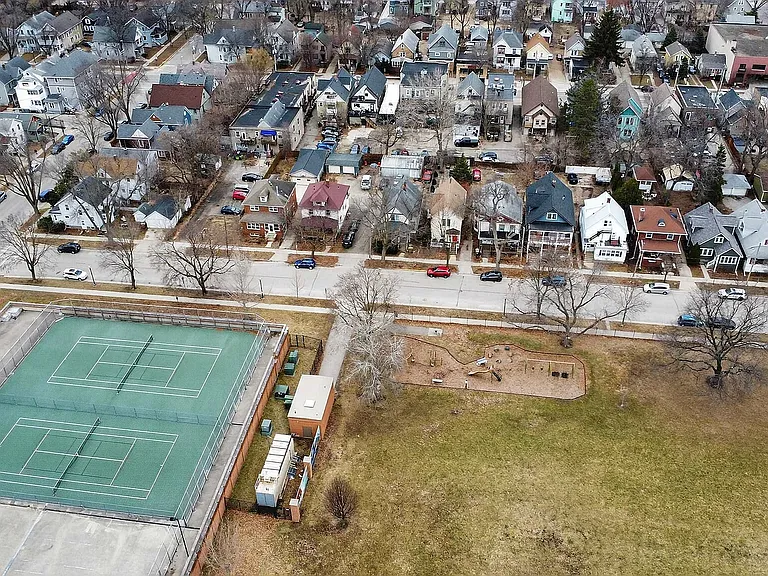 824 E Dayton St — Photo 22