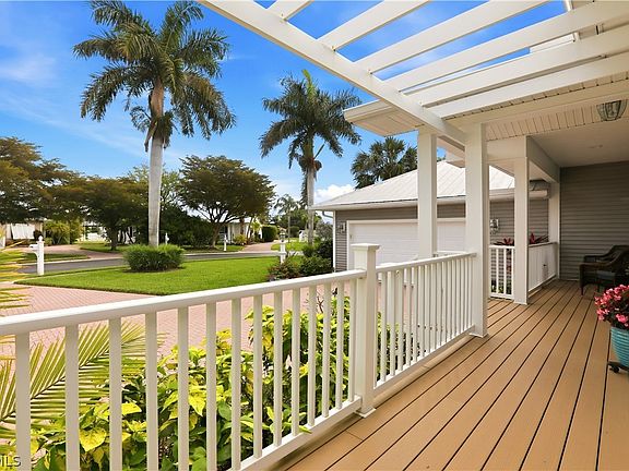 3rd image of 15614 Caloosa Creek Cir