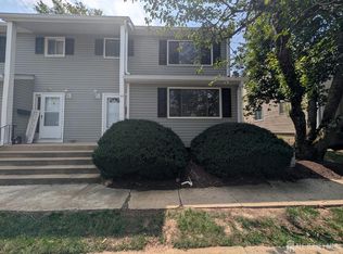 44 Davids Ct, Dayton, NJ 08810
