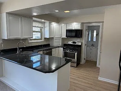 3 bed, 1409 sqft, $2,250 — Photo 4