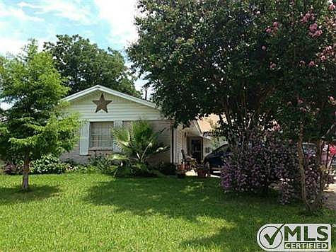 1st image of 812 Wyche Dr