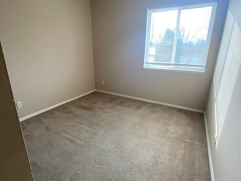 410 - WINDING BROOK APARTMENTS — Photo 43