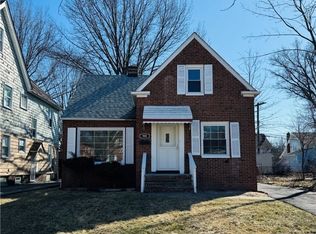 900 Eloise Dr, Cleveland Heights, OH 44112