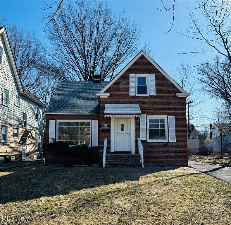 900 Eloise Dr photo 1