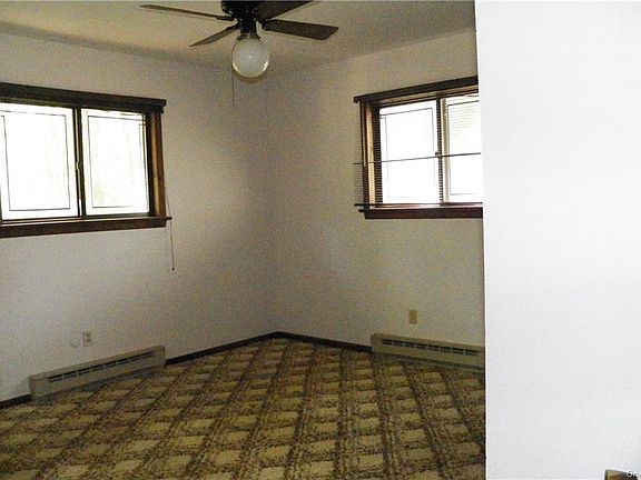 3rd image of 25 Buckingham Cir