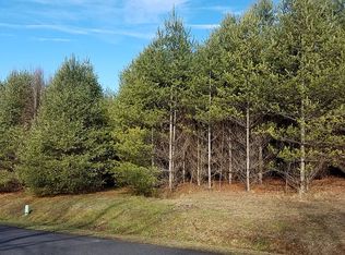 120 Rolling Hills Rd, Mills River, NC 28759