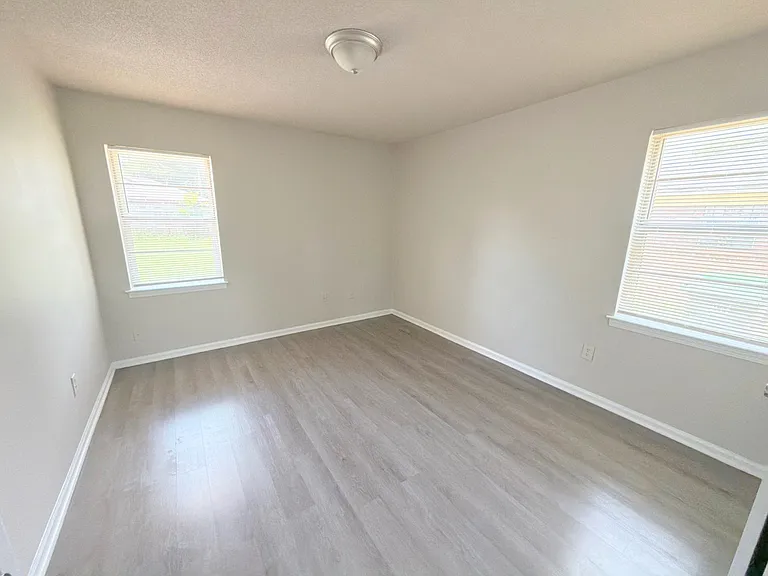 4767 Bradford Dr — Photo 17