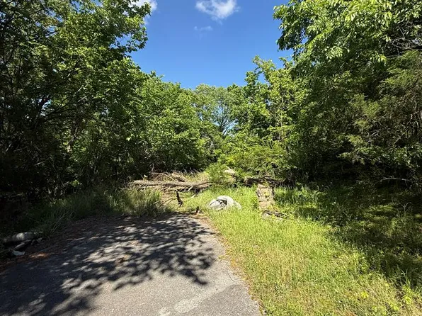 845 Lakeview Dr, Gainesboro, TN 38562