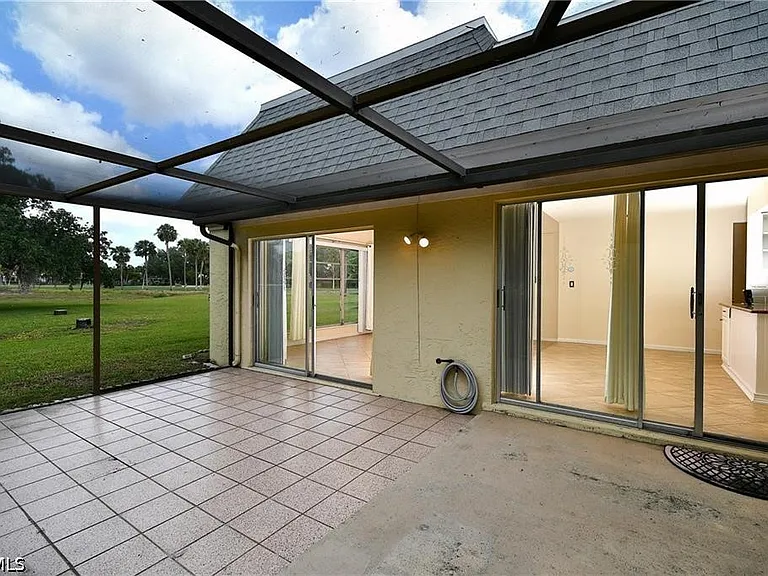 9 Park Lane Cir — Photo 15