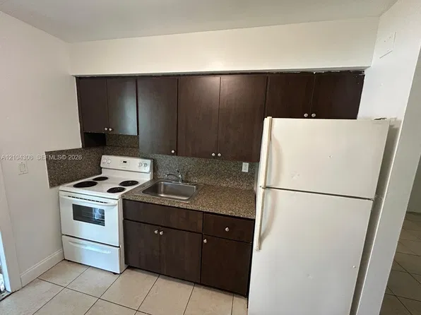 1710 Roosevelt St #1A, Hollywood, FL 33020