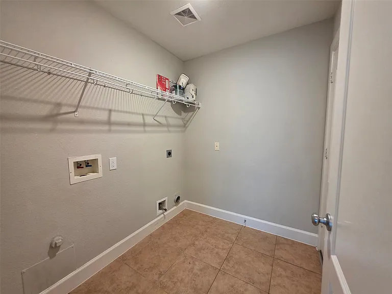 6146 Bradie Ct — Photo 17
