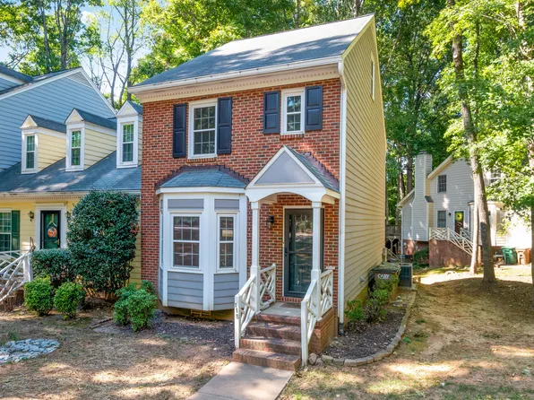 115 Hedgerow Ct, Cary, NC 27513