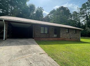 25 Riverside Dr, Carrollton, GA 30117