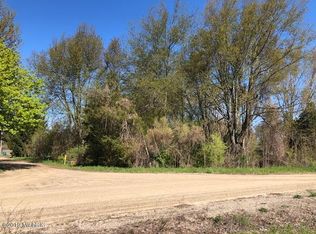 E Beach Dr, South haven, MI 49090