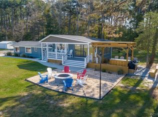 215 Riverside Dr, Deltaville, VA 23043