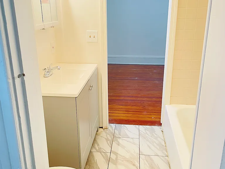 134-136 Ruggles St #2 — Photo 5