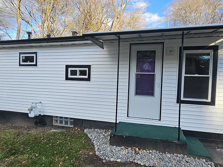2744 Mercer Rd — Photo 2