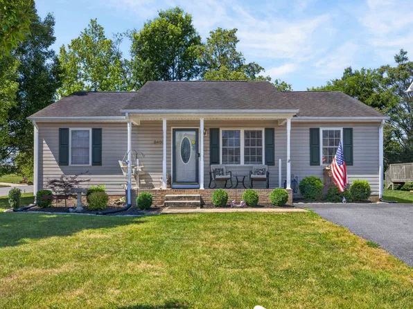 2400 Mosley St, Waynesboro, VA 22980