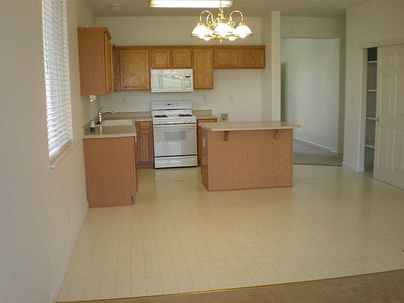 Open Kitchen, Breakfast, Living room