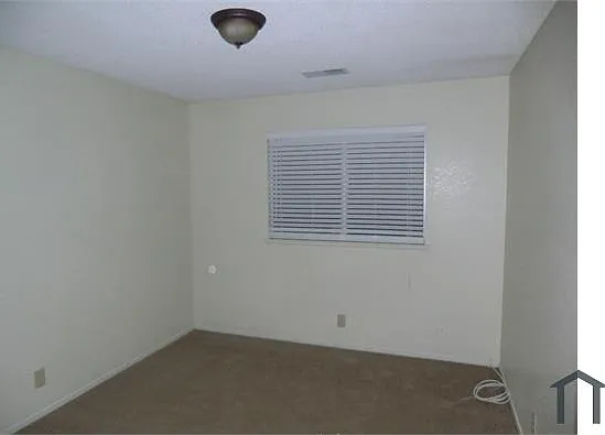 741 E Ivesbrook St — Photo 16