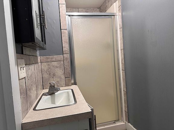 4th image of 16-18 Center St #3