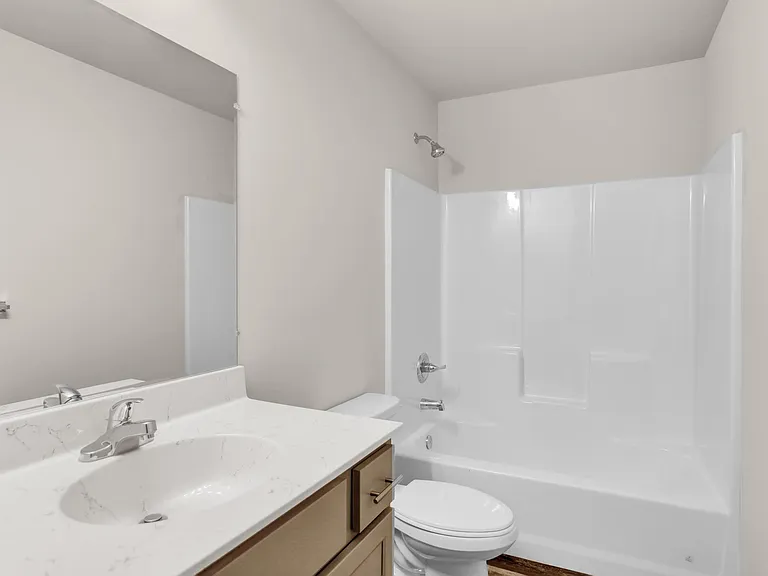 62 Helene Ct — Photo 26